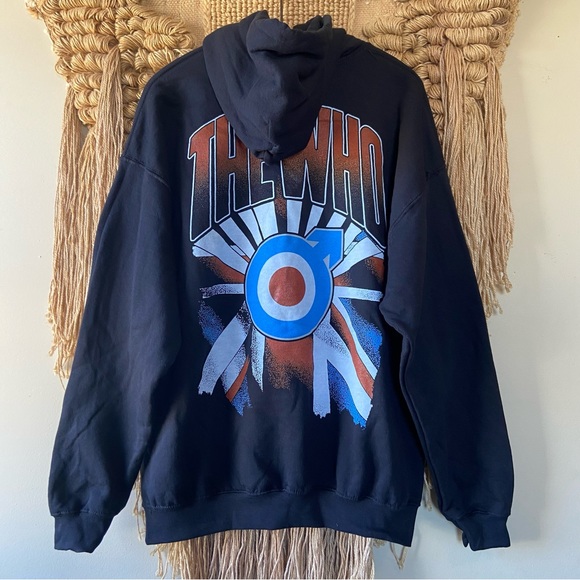 🔥CLOSET CLEAR OUT SALE🔥 NEW Official The Who Hits Back Tour Hoodie - Picture 5 of 6